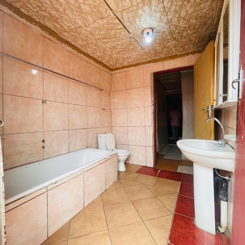 10 Bedroom Property for Sale in Entshonalanga Gauteng