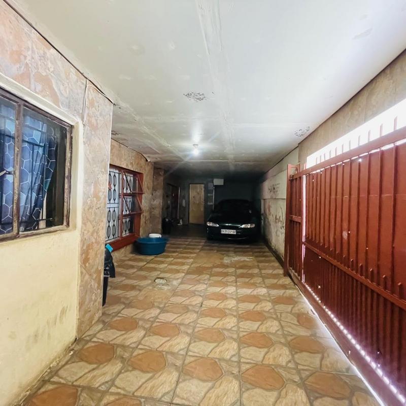 10 Bedroom Property for Sale in Entshonalanga Gauteng