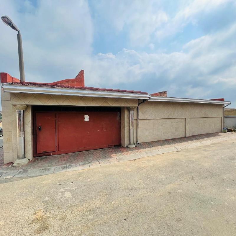 10 Bedroom Property for Sale in Entshonalanga Gauteng