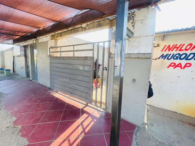 10 Bedroom Property for Sale in Entshonalanga Gauteng