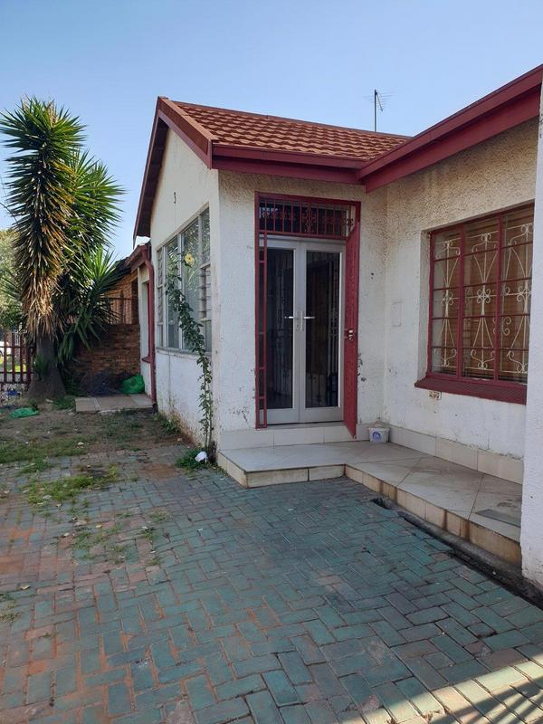 7 Bedroom Property for Sale in Actonville Gauteng