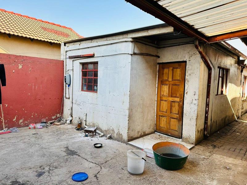 7 Bedroom Property for Sale in Actonville Gauteng
