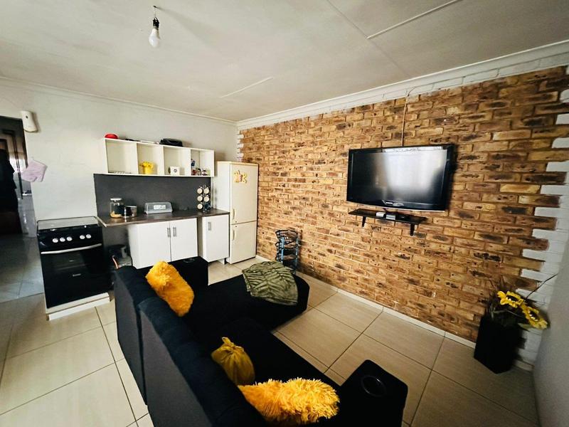 7 Bedroom Property for Sale in Actonville Gauteng