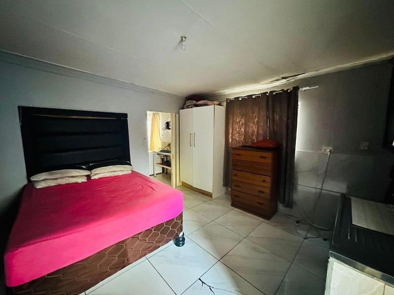7 Bedroom Property for Sale in Actonville Gauteng