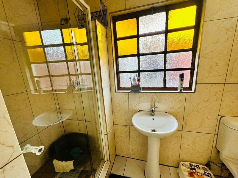 7 Bedroom Property for Sale in Actonville Gauteng
