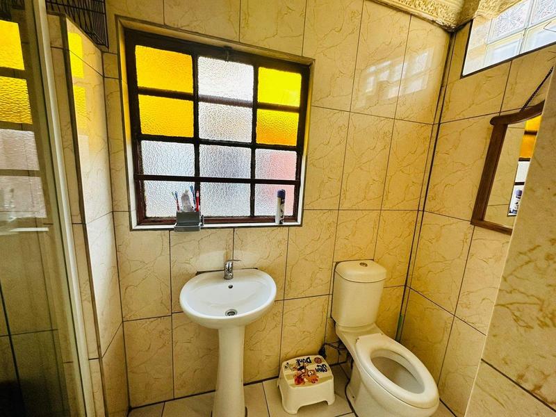 7 Bedroom Property for Sale in Actonville Gauteng