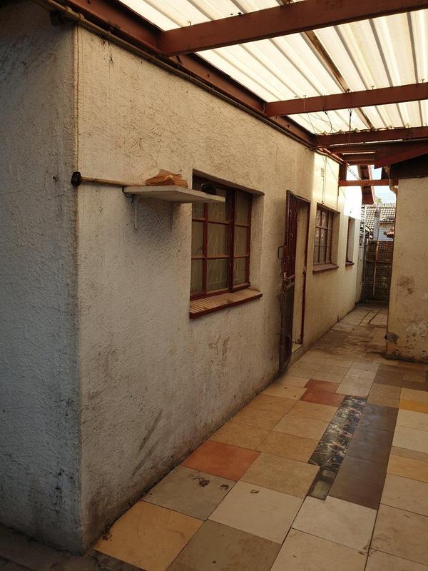 7 Bedroom Property for Sale in Actonville Gauteng