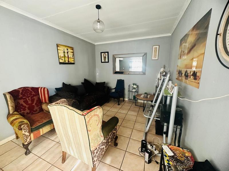 5 Bedroom Property for Sale in Bezuidenhout Valley Gauteng