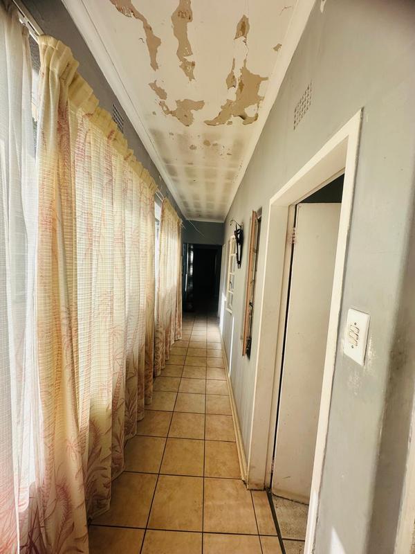 5 Bedroom Property for Sale in Bezuidenhout Valley Gauteng