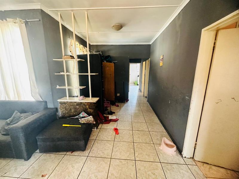5 Bedroom Property for Sale in Bezuidenhout Valley Gauteng