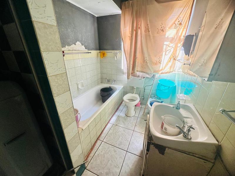 5 Bedroom Property for Sale in Bezuidenhout Valley Gauteng