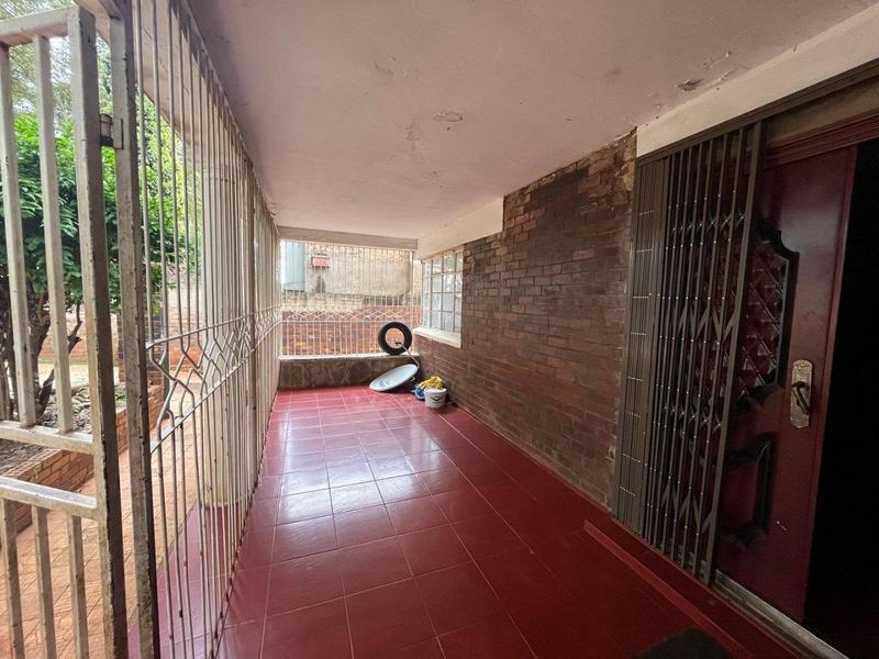 11 Bedroom Property for Sale in Bezuidenhout Valley Gauteng