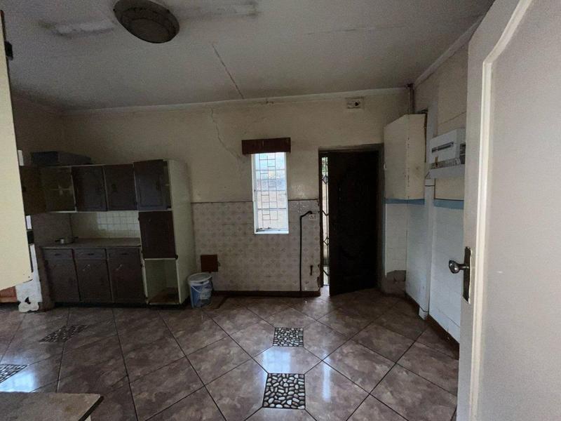 11 Bedroom Property for Sale in Bezuidenhout Valley Gauteng
