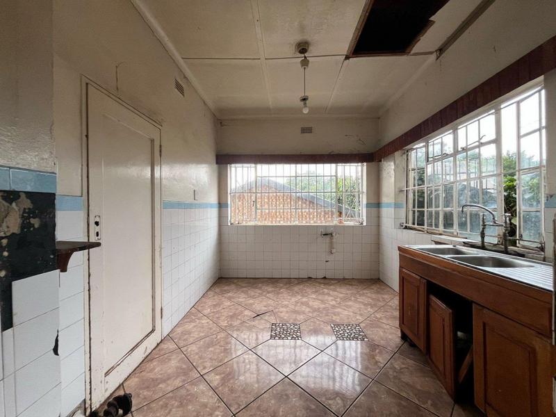 11 Bedroom Property for Sale in Bezuidenhout Valley Gauteng