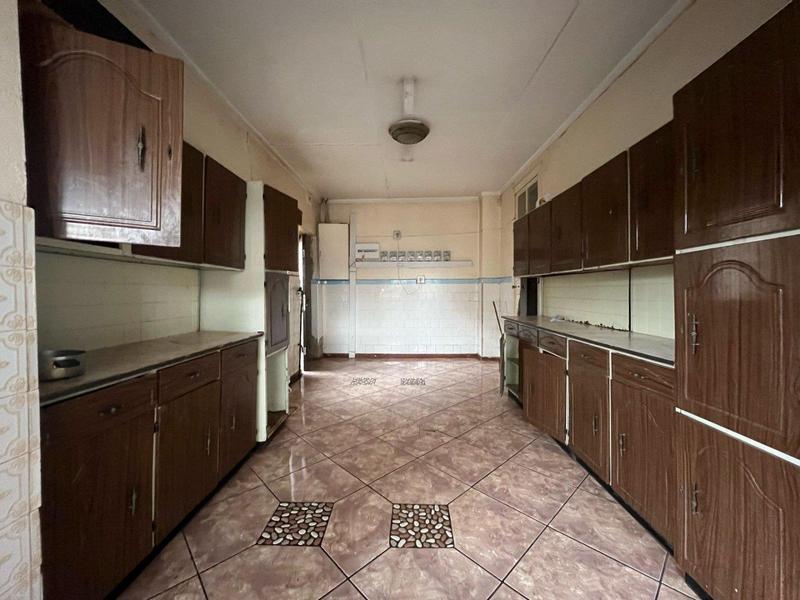 11 Bedroom Property for Sale in Bezuidenhout Valley Gauteng