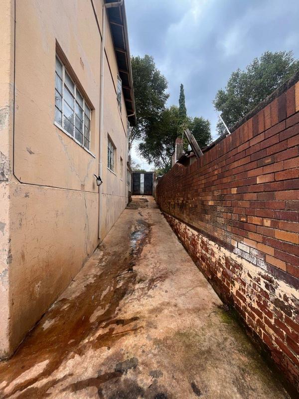 11 Bedroom Property for Sale in Bezuidenhout Valley Gauteng