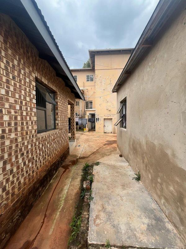 11 Bedroom Property for Sale in Bezuidenhout Valley Gauteng