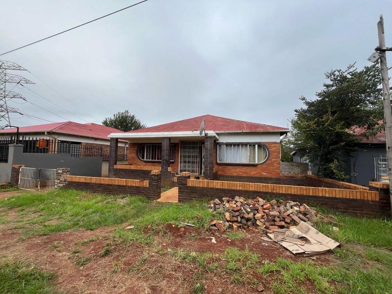 7 Bedroom Property for Sale in Bezuidenhout Valley Gauteng