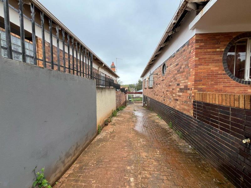 7 Bedroom Property for Sale in Bezuidenhout Valley Gauteng