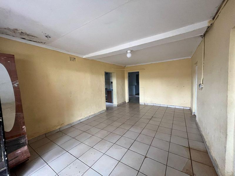 7 Bedroom Property for Sale in Bezuidenhout Valley Gauteng