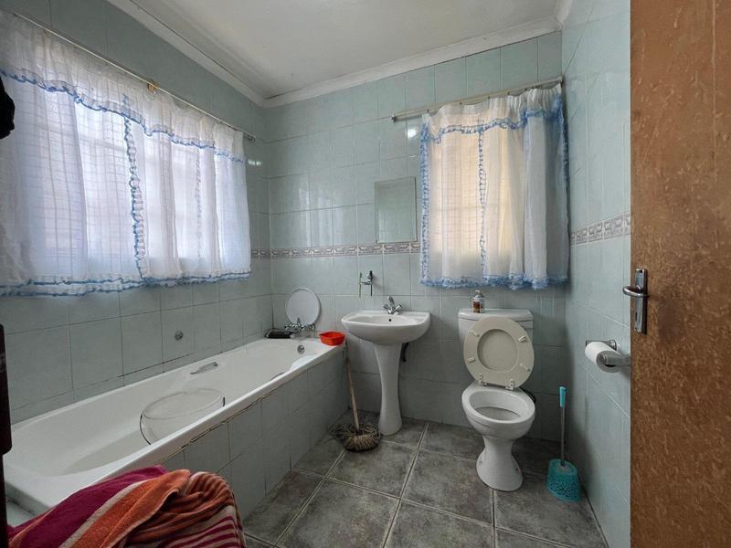5 Bedroom Property for Sale in Bezuidenhout Valley Gauteng