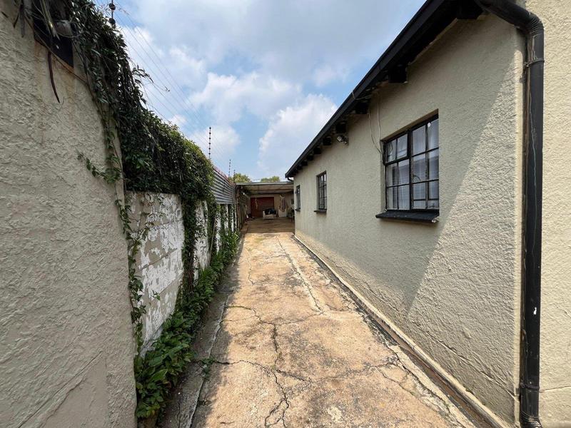5 Bedroom Property for Sale in Bezuidenhout Valley Gauteng