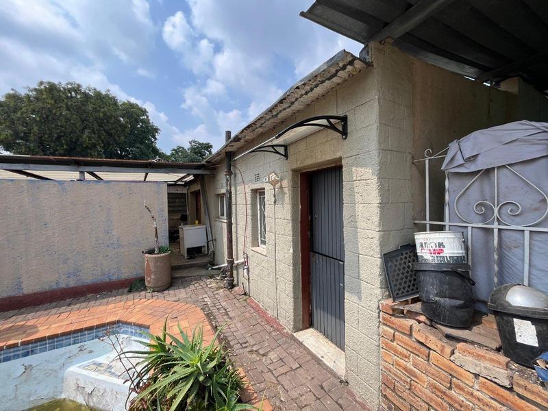 5 Bedroom Property for Sale in Bezuidenhout Valley Gauteng