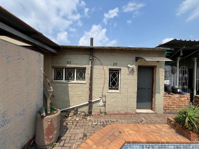5 Bedroom Property for Sale in Bezuidenhout Valley Gauteng