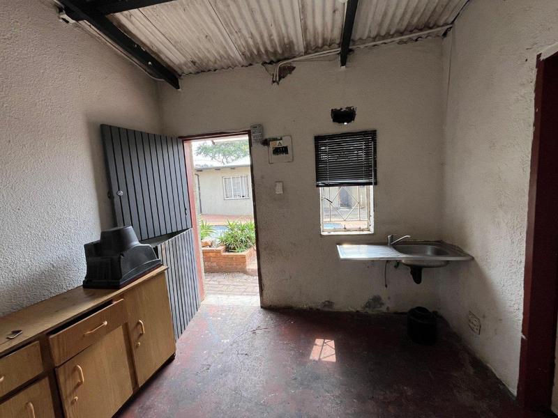 5 Bedroom Property for Sale in Bezuidenhout Valley Gauteng