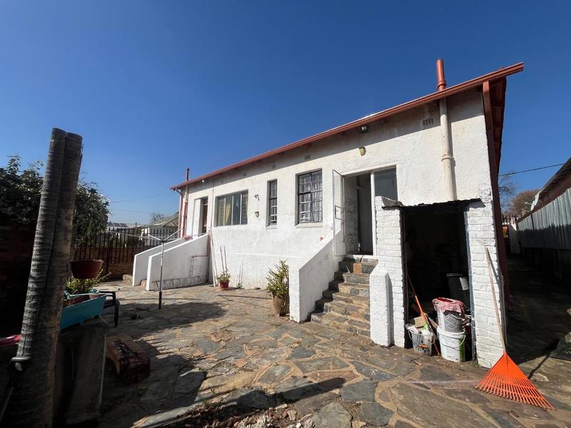 6 Bedroom Property for Sale in Bezuidenhout Valley Gauteng