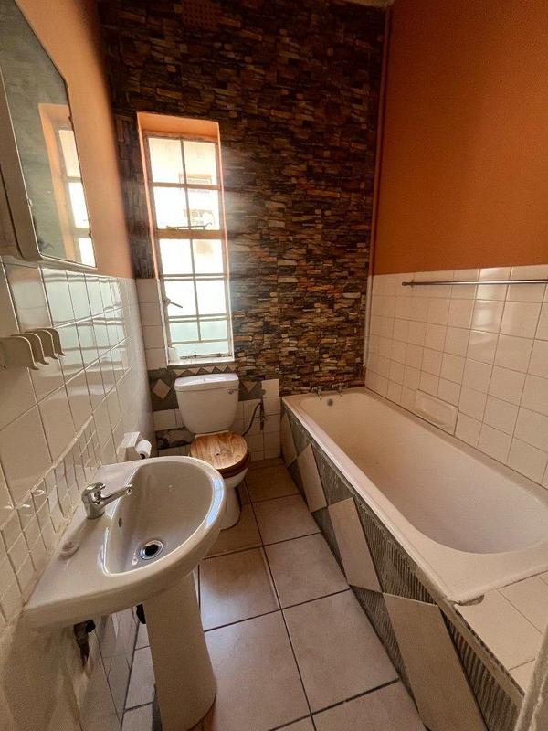 6 Bedroom Property for Sale in Bezuidenhout Valley Gauteng