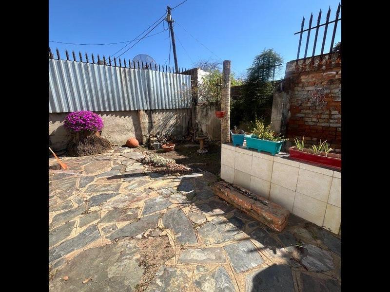6 Bedroom Property for Sale in Bezuidenhout Valley Gauteng