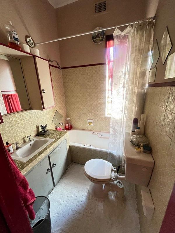 6 Bedroom Property for Sale in Bezuidenhout Valley Gauteng