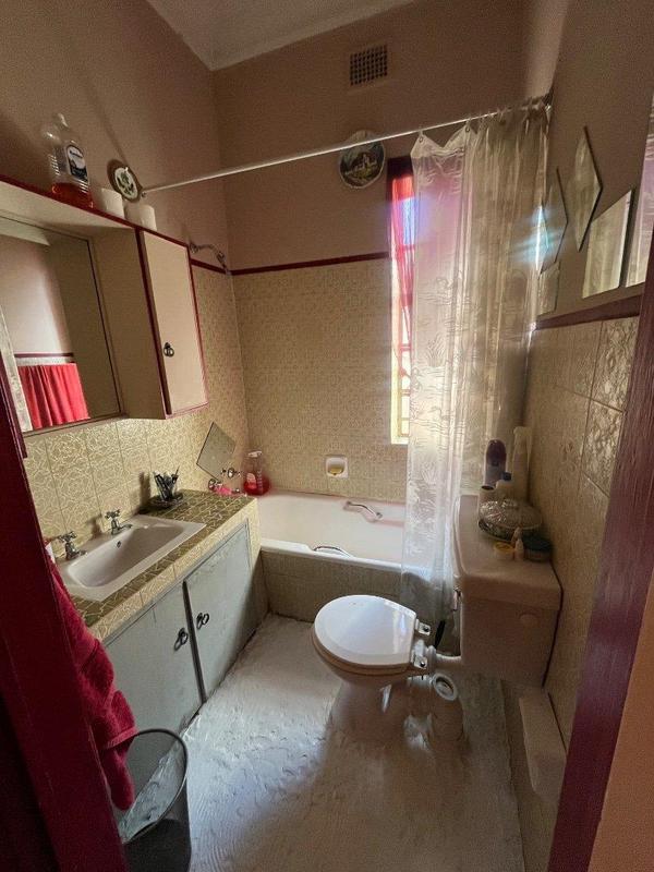 6 Bedroom Property for Sale in Bezuidenhout Valley Gauteng