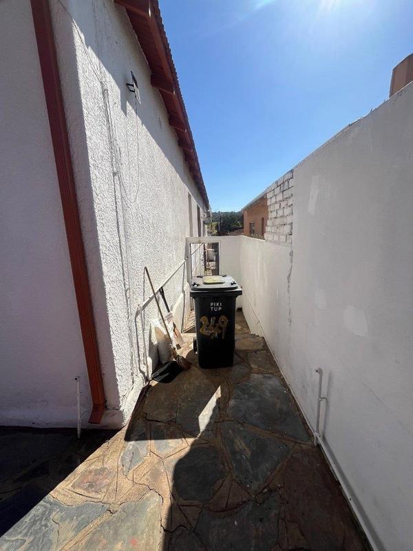 6 Bedroom Property for Sale in Bezuidenhout Valley Gauteng