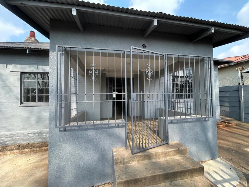 5 Bedroom Property for Sale in Bezuidenhout Valley Gauteng