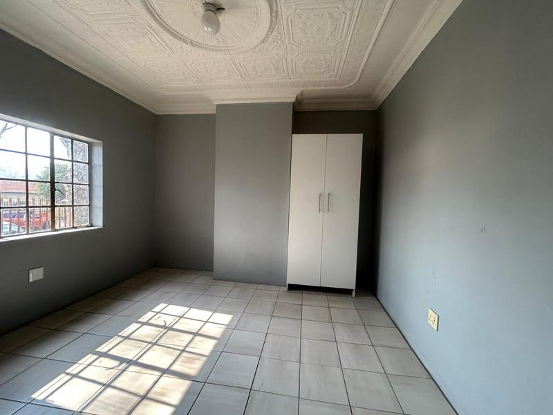 5 Bedroom Property for Sale in Bezuidenhout Valley Gauteng