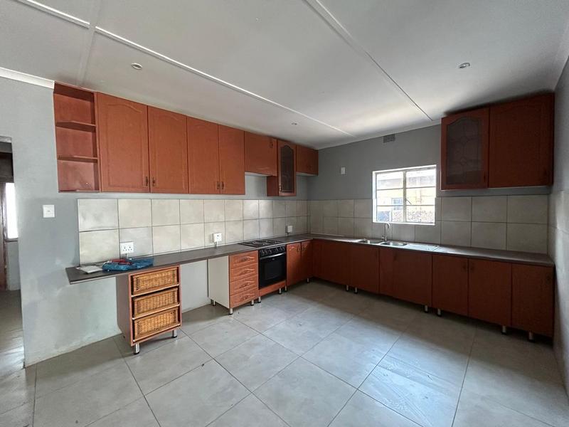 5 Bedroom Property for Sale in Bezuidenhout Valley Gauteng