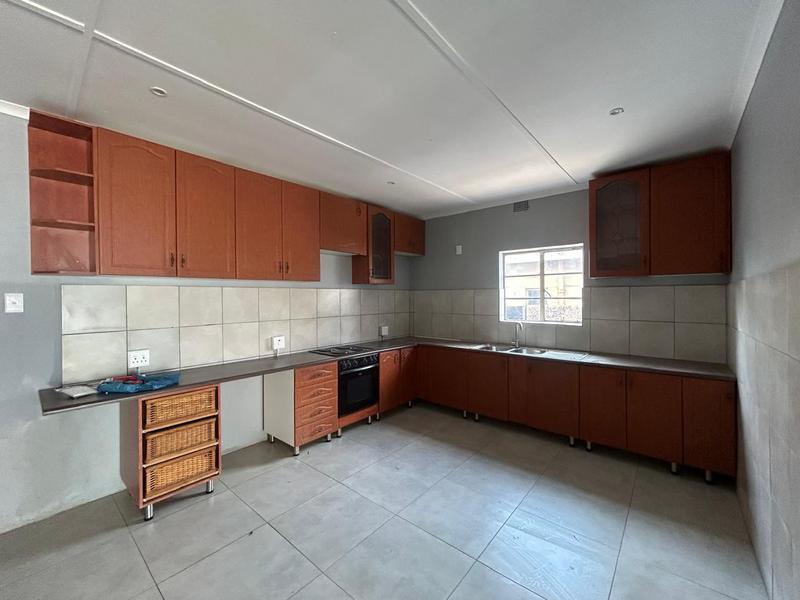 5 Bedroom Property for Sale in Bezuidenhout Valley Gauteng