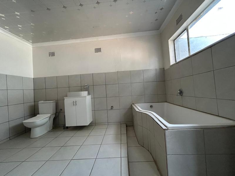 5 Bedroom Property for Sale in Bezuidenhout Valley Gauteng