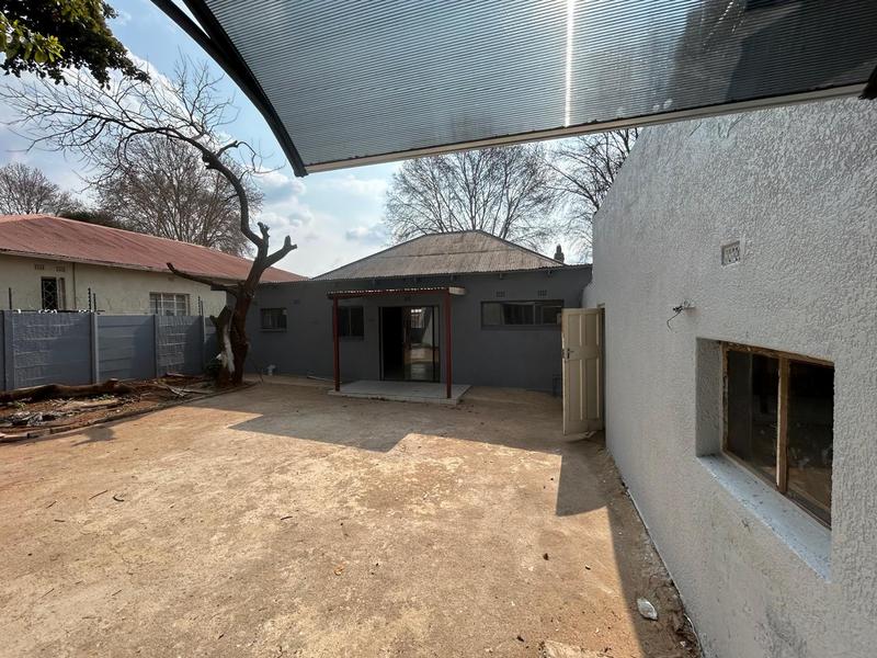 5 Bedroom Property for Sale in Bezuidenhout Valley Gauteng