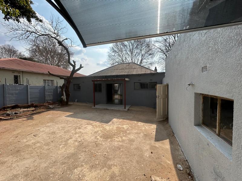 5 Bedroom Property for Sale in Bezuidenhout Valley Gauteng