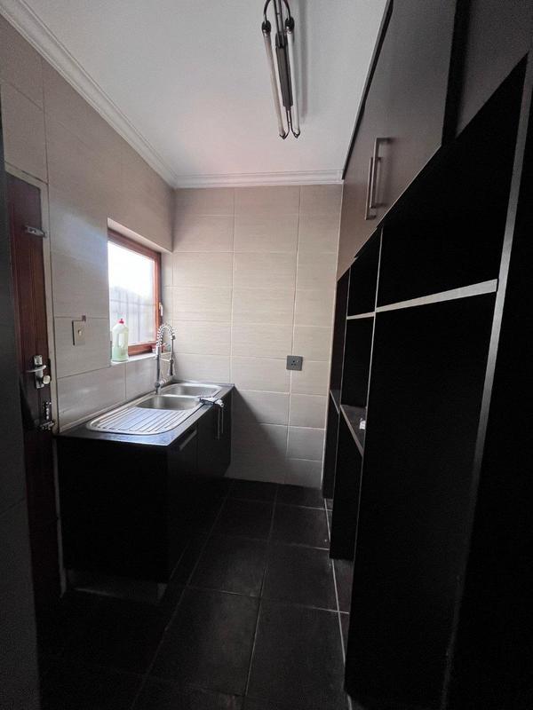 3 Bedroom Property for Sale in Corlett Gardens Gauteng