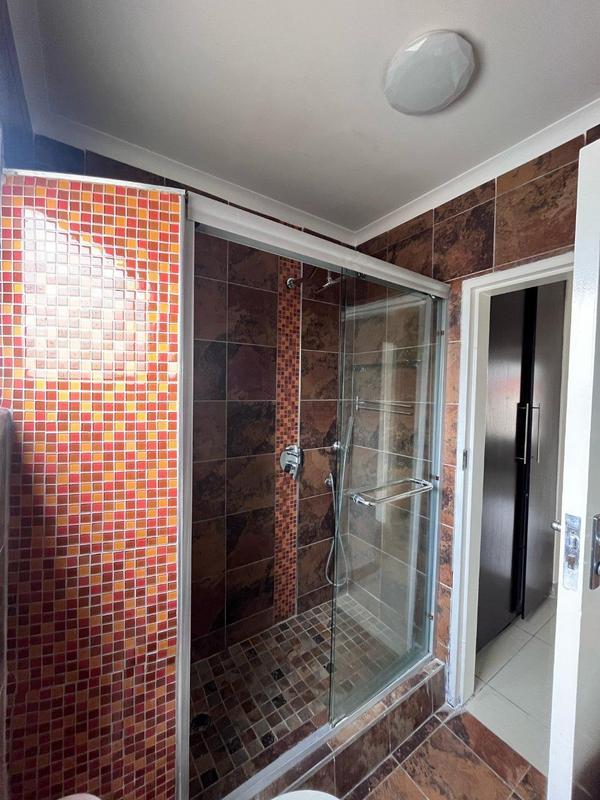 3 Bedroom Property for Sale in Corlett Gardens Gauteng