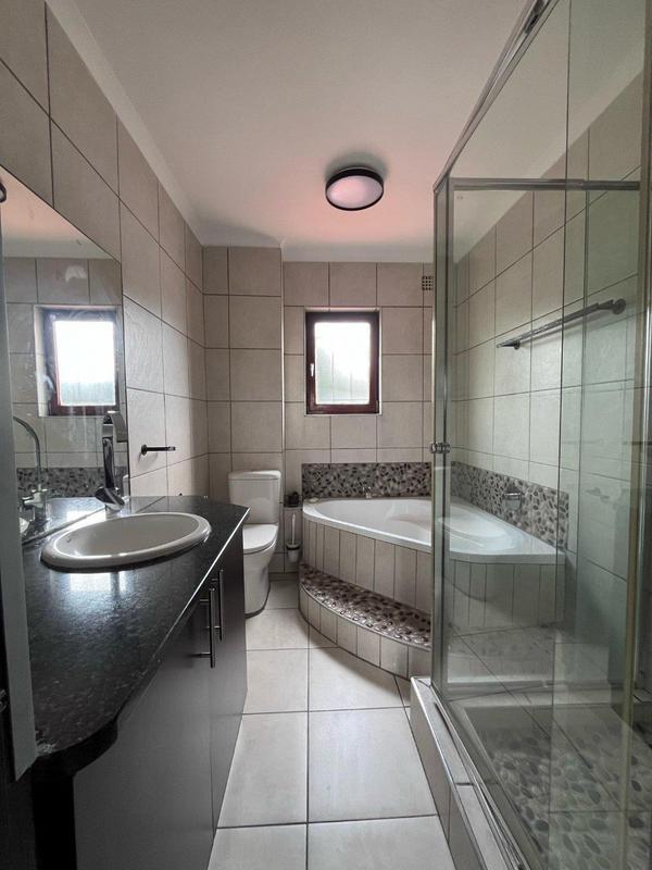 3 Bedroom Property for Sale in Corlett Gardens Gauteng