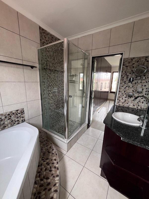 3 Bedroom Property for Sale in Corlett Gardens Gauteng