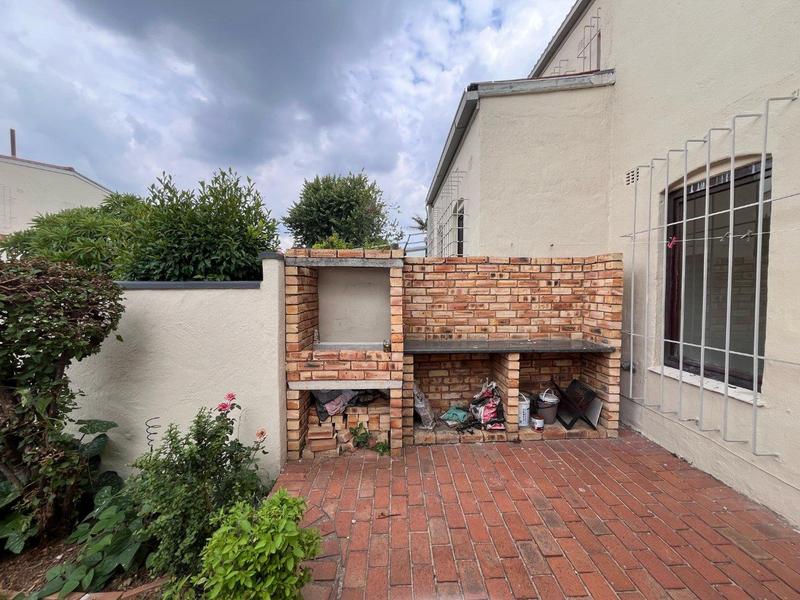 3 Bedroom Property for Sale in Corlett Gardens Gauteng