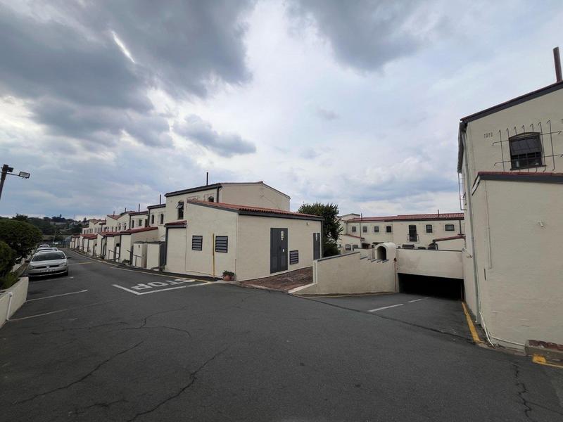 3 Bedroom Property for Sale in Corlett Gardens Gauteng