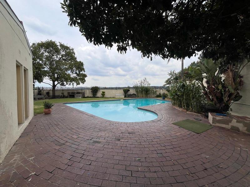 3 Bedroom Property for Sale in Corlett Gardens Gauteng