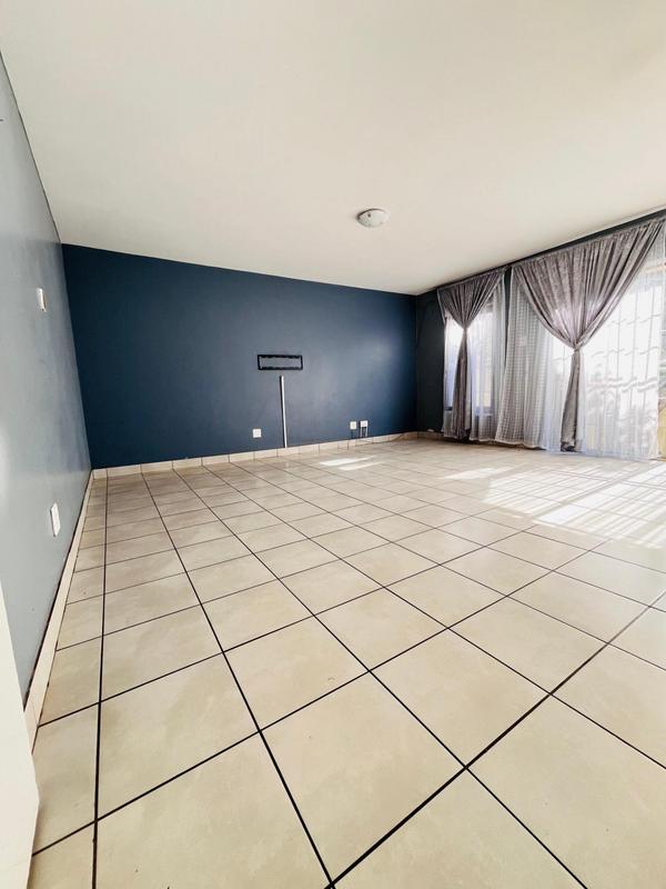 3 Bedroom Property for Sale in Corlett Gardens Gauteng
